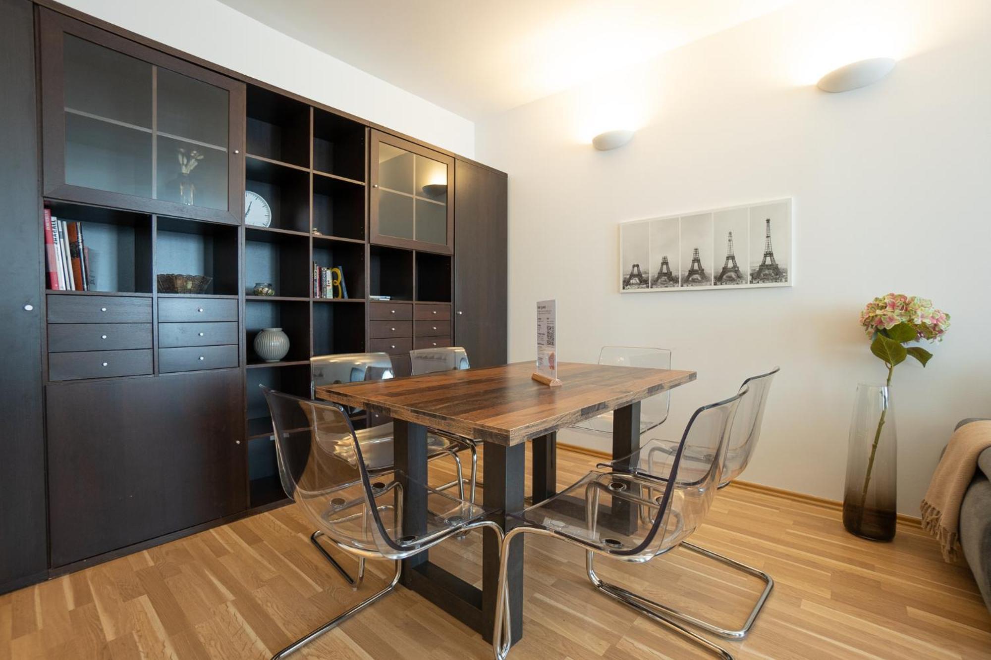 Charming Apartment With Balcony, Close To Stephansdom Cathedral فيينا المظهر الخارجي الصورة